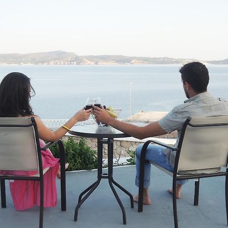 Hotel Adamas Εξωτερικό φωτογραφία